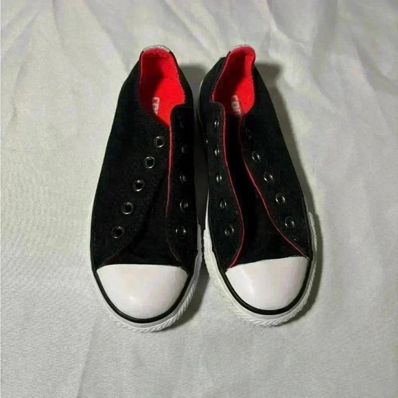 Kids size 11 converse shoes, #I337 - Picture 3 of 6